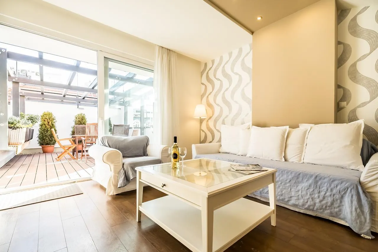 The Basilica Grand Royal - 3Br & 3Ba - 2 Roof Terraces - Ac Apartment Budapest